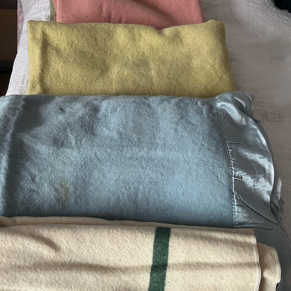 Vintage Pastel 100% Woolen Blanket Collection